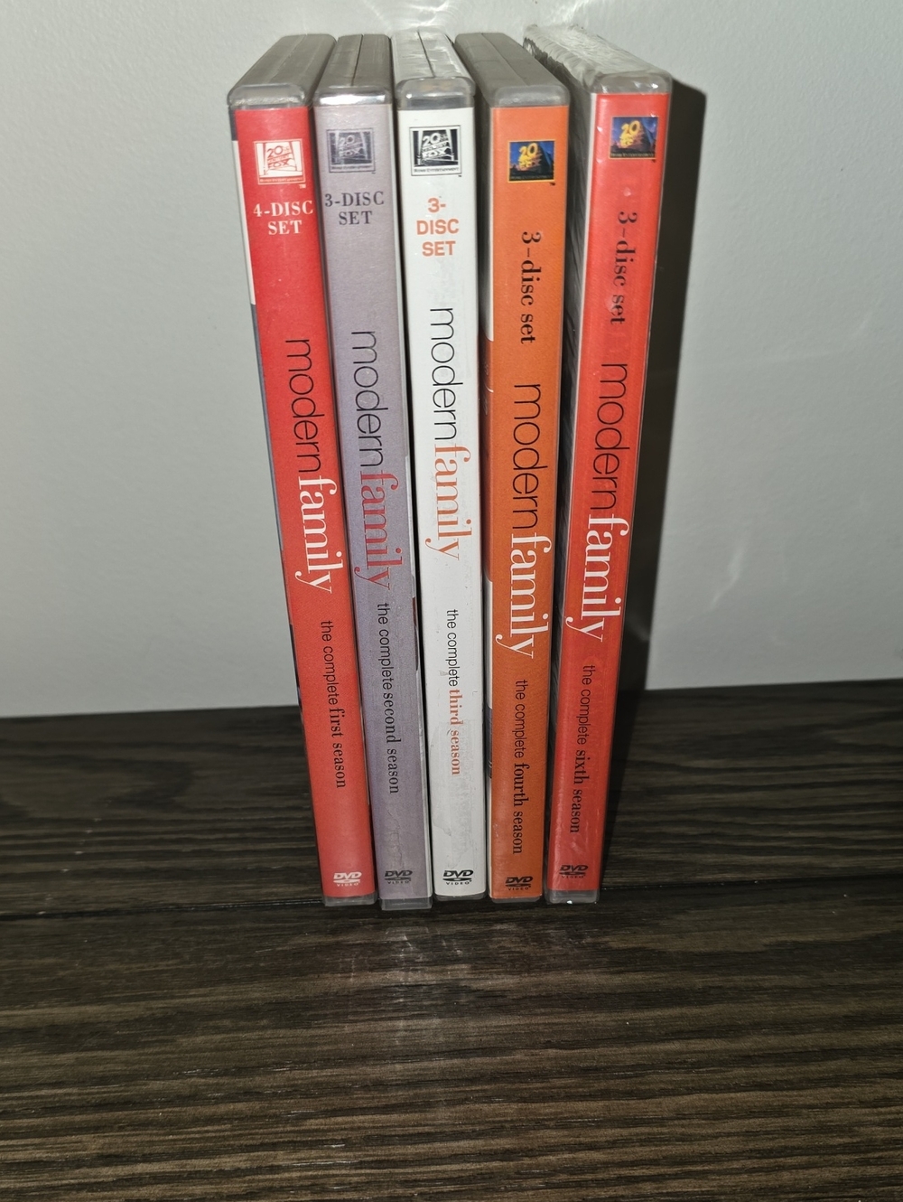 Modern Family Seasons 1-4 & 6 DVD